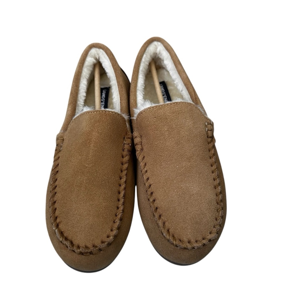 Women’s Fuzzy Lined Suede Moccasin Slippers NWT